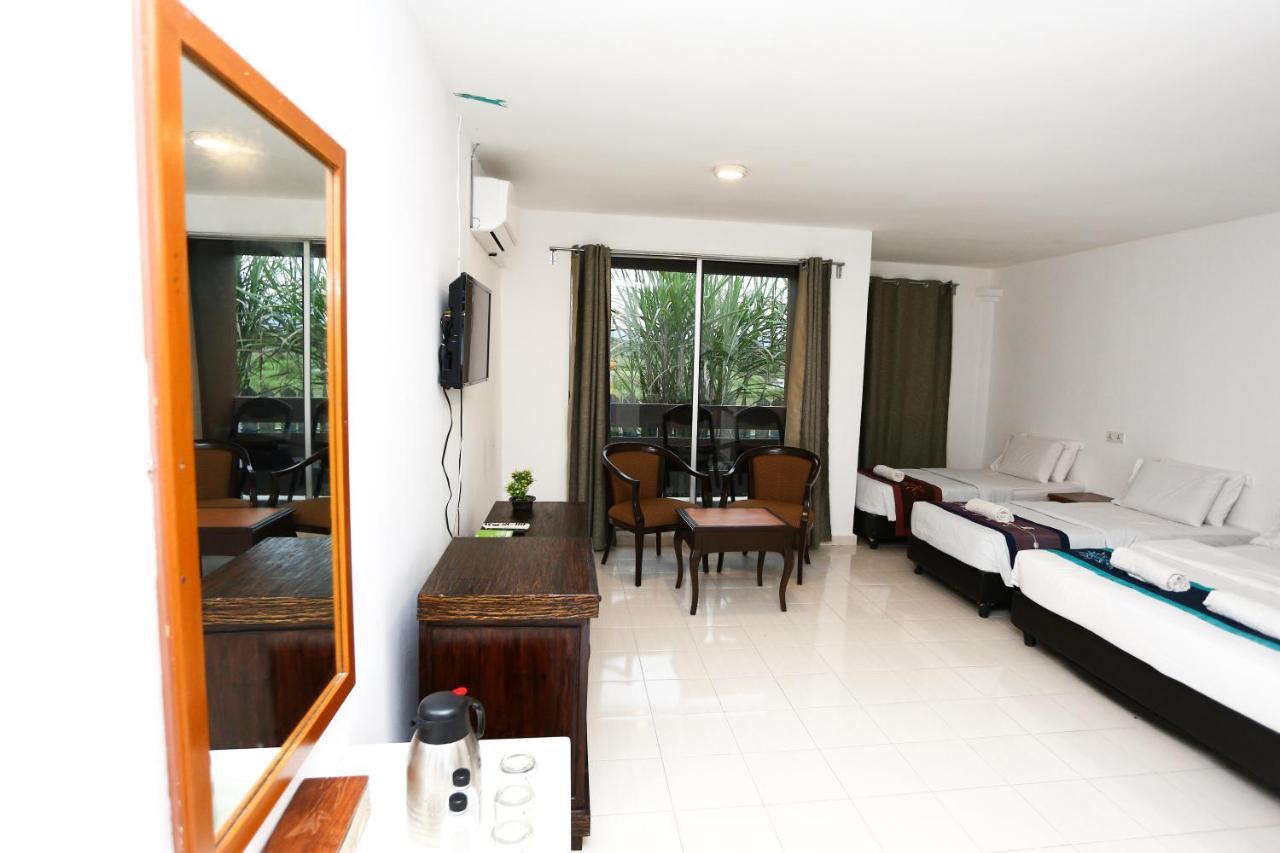 Pondok Muara Chalet Pantai Cenang  Exteriör bild