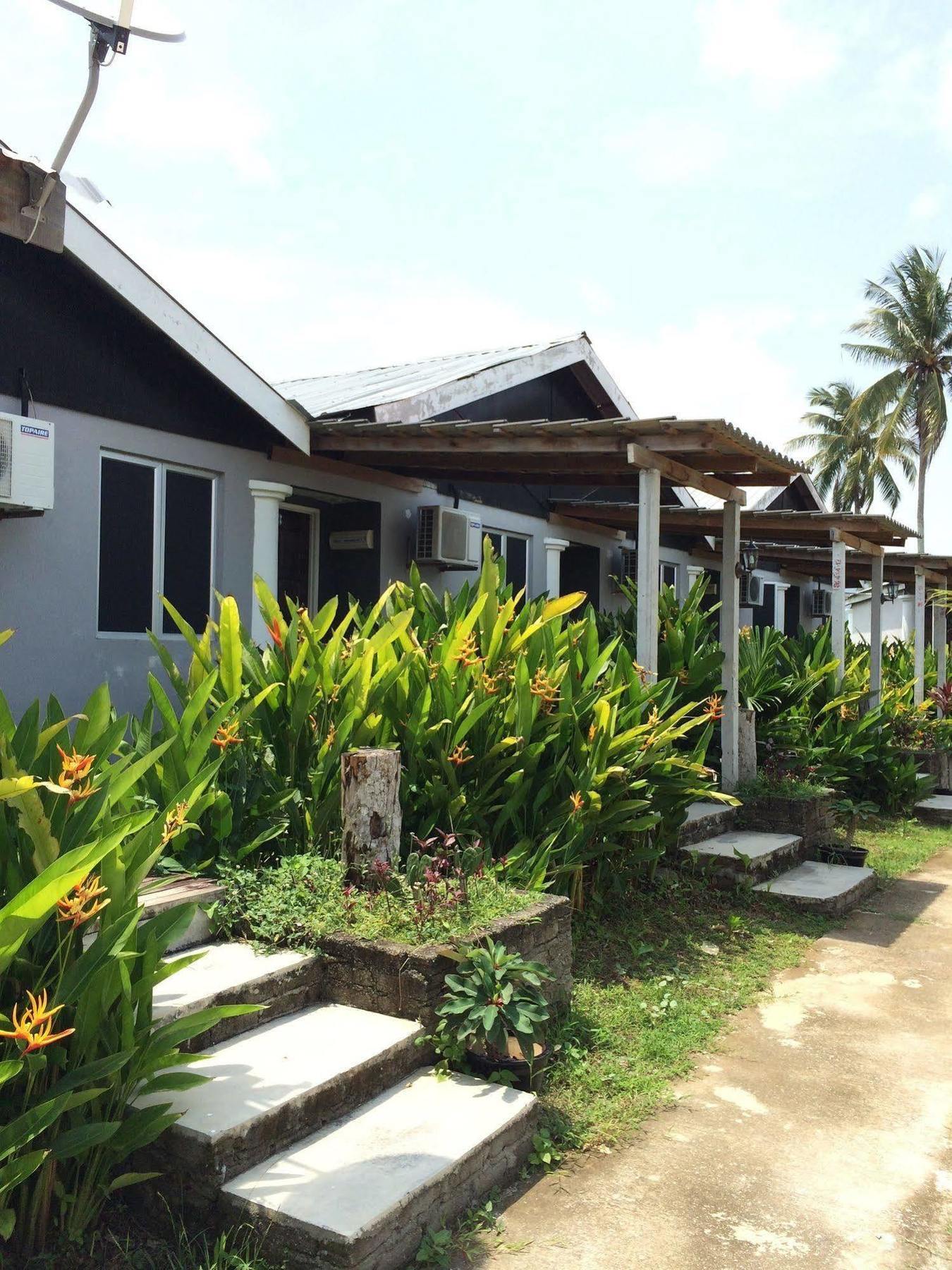 Pondok Muara Chalet Pantai Cenang  Exteriör bild